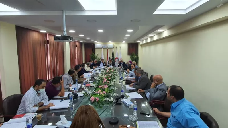 وقف صرف إعانات الكورونا وزيادة دعم مرضى السرطان بالبيطريين