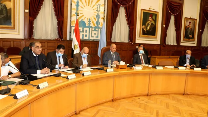 محافظ القاهرة يشكل غرفة عمليات مركزية لاعداد المقرات الانتخابية بالعاصمة
