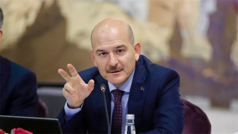 نقل وزير الداخلية التركي وأسرته إلى المستشفى بعد إصابتهم بكورونا