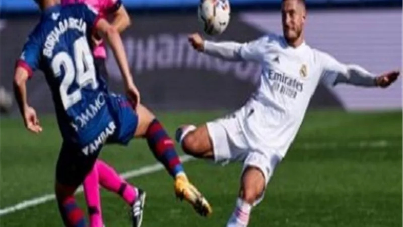 ريال مدريد يكتسح صدارة الدوري برباعية هويسكا