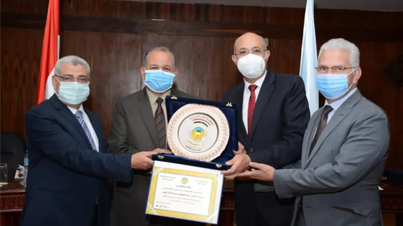 عتمان يكرم 7 رؤساء سابقين للجامعة بعد ان سطروا ملحمة العطاء والتميز