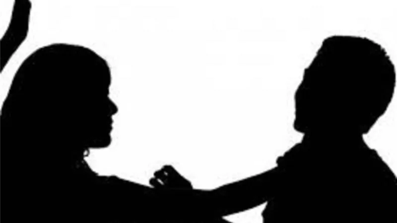 زوجتى ضربتنى و طردتنى للشارع .. زوج يشكو لمحكمة الأسرة ويطالب بـ