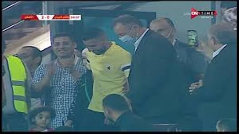 وصول مؤمن زكريا لاستاد الاهلى لتسليم درع الدورى