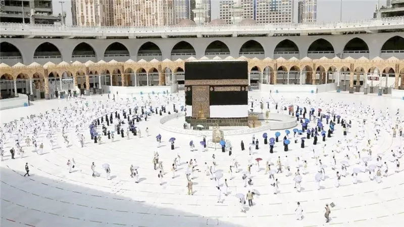 السعودية تعلن انطلاق المرحلة الثالثة من العودة التدريجية لأداء العمرة