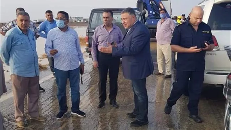 محافظ البحر الأحمر يتفقد مناطق السيول بطريق 