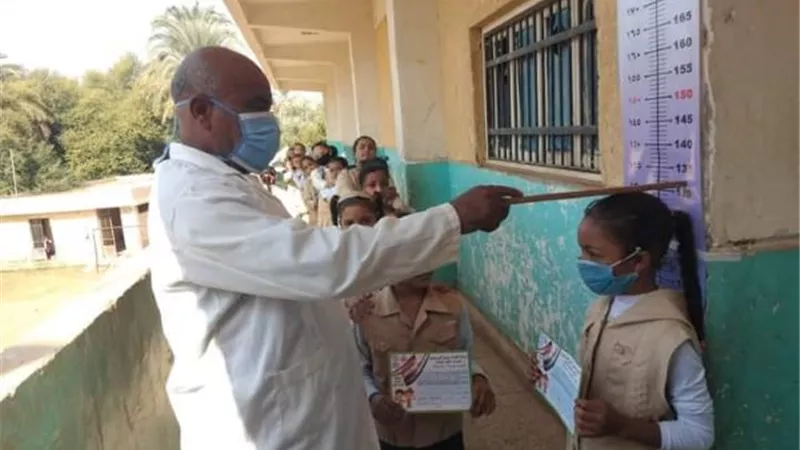 انطلاق مبادرة رئيس الجمهورية لعلاج أمراض سوء التغذية لأطفال المدارس فى قنا.. بالصور