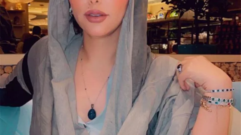 شاهد .. إطلالة جذابة وظهور رائع للفنانة الكويتيه شمس