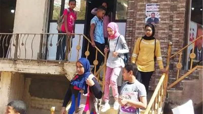 محافظ أسوان : إعفاء 15 ألف طالب وطالبة من المصروفات المدرسية بفضل التكاتف المجتمعى