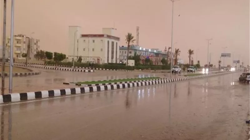 الأهالى عرضوا منازلهم لاستضافة العالقين من الامطار والسيول فى بنى سويف.. بالصور