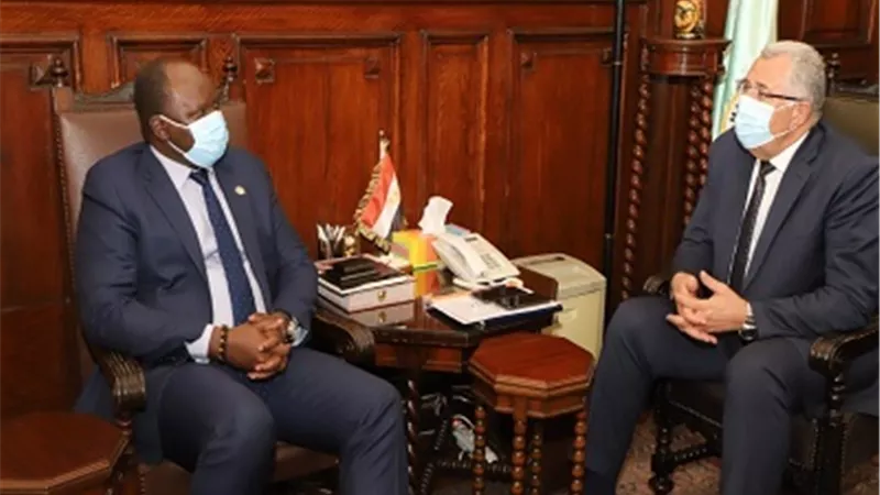 وزير الزراعة يبحث مع سفير جنوب السودان أوجه التعاون بين البلدين