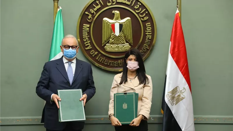 وزيرة التعاون الدولي توقع اتفاقيتين مع إيطاليا لتمويل المشروعات الصغيرة والمتوسطة والدعم الفني لمشروع الروبيكي