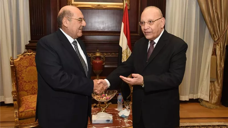 بالصور .. رئيس مجلس الشيوخ يستقبل وزير العدل السابق