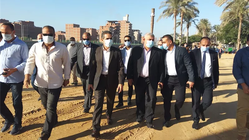 محافظ الغربية والرقابة الإدارية في حملة مفاجئة بالمحلة الكبرى فجراً-صور