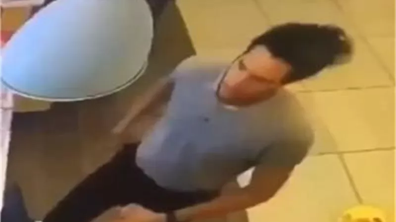 فيديو يكشف حقيقة سرقة الفنان احمد مالك.. شاهد