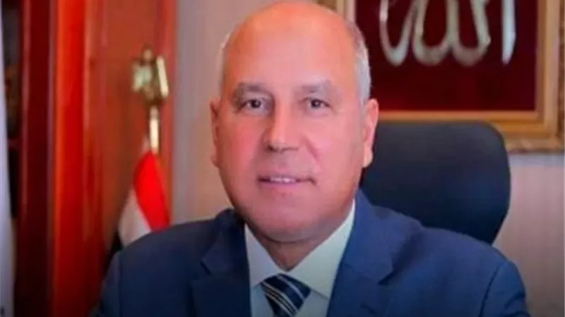 وزير النقل يعلن جاهزية محور كلابشة في كوم أمبو ويتفقد 3 محاور تنموية بأسوان