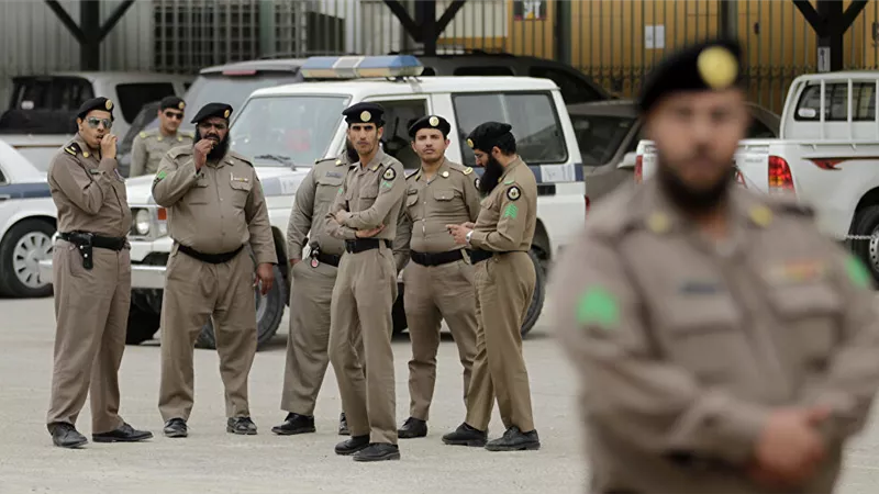 الشرطة السعودية تلقى القبض على شخصين أطلقا الرصاص داخل أحد الأحياء