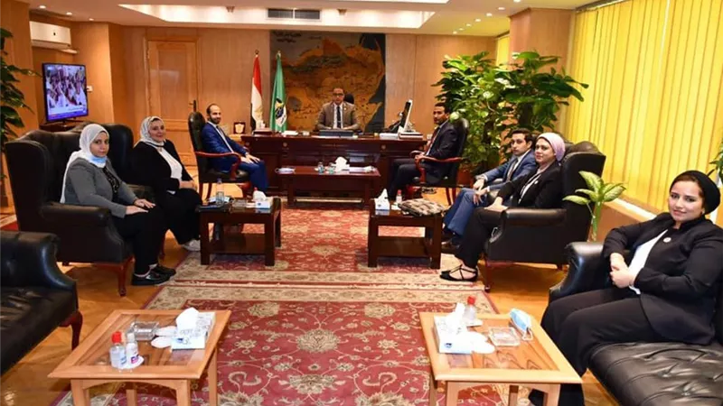 محافظ الفيوم يكرم متدربي البرنامج الرئاسي بالمحافظة