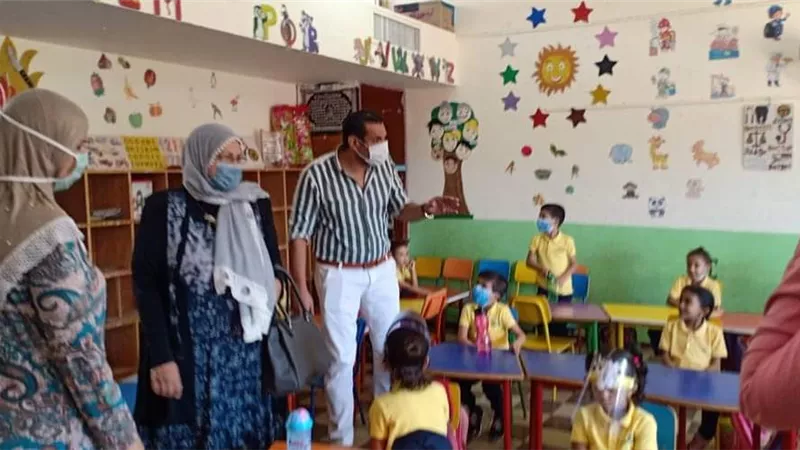 حنان اسماعيل تتفقد سير العملية التعليمية بمدرسة الفيروز للغات بشرم الشيخ