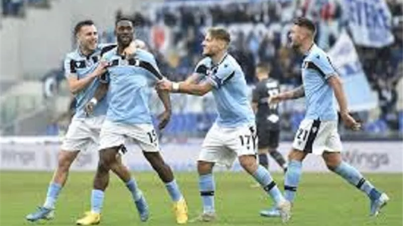 الاتحاد الإيطالى يحقق فى واقعة أهمال لاتسيو للبروتوكول الصحى
