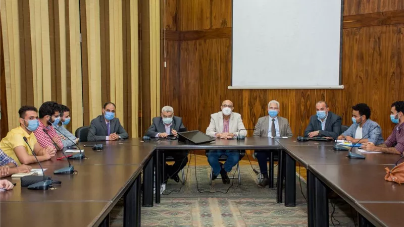 رئيس جامعة طنطا يستمع لمقترحات الطلاب في لقاء مفتوح