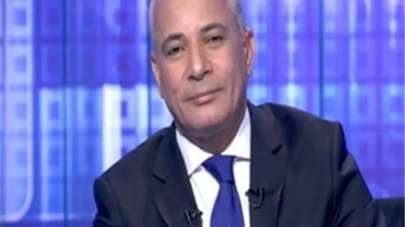 بالفيديو.. أحمد موسى ينفى دعمه لـ جو بايدن بارتداء «كرافتة زرقاء» .. لا أحبه