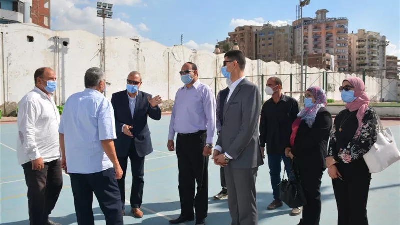 الهجان يتفقد مقر اللجنة العامة لانتخابات مجلس النواب بنادي بنها واللجان الانتخابية