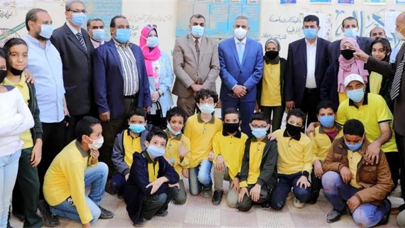 محافظ سوهاج يتفقد أعمال المبادرة الرئاسية 