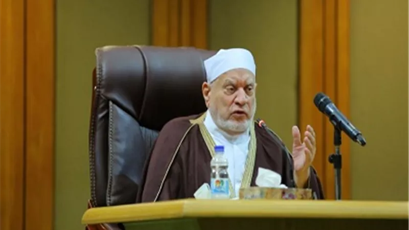 أحمد عمر هاشم: تحلُوا بأخلاق نبينا الكريم ليرفع الله عنا البلاء ويحقق لنا العزة والتقدم والرخاء