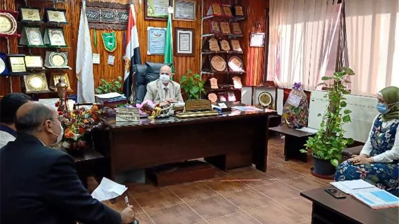 مديرصحة الشرقية يناقش خطة استحداث قسم الصيدلة الإكلينيكية بالمستشفيات .صور