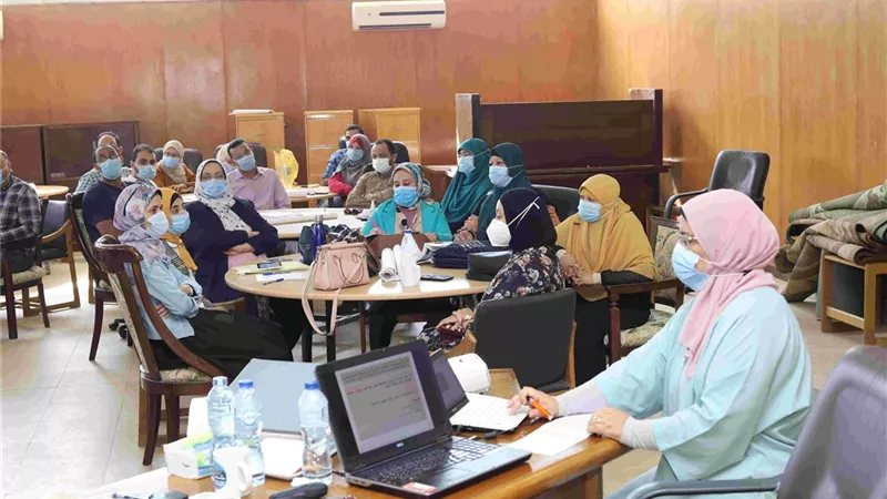 ختام الدورة التدريبية الثانية الخاصة باستيفاء معايير الاعتماد بجامعة جنوب الوادى