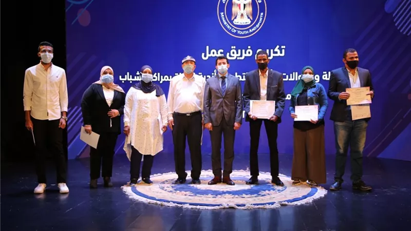 وزير الشباب يكرم فرق الجوالة واندية التطوع لدورهم في مواجهة كورونا