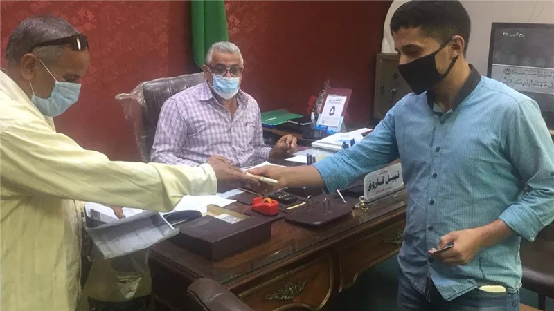 مسئول النظافة الامين بمدينة الزقازيق يعيد 9 الاف جنيه لصاحبها