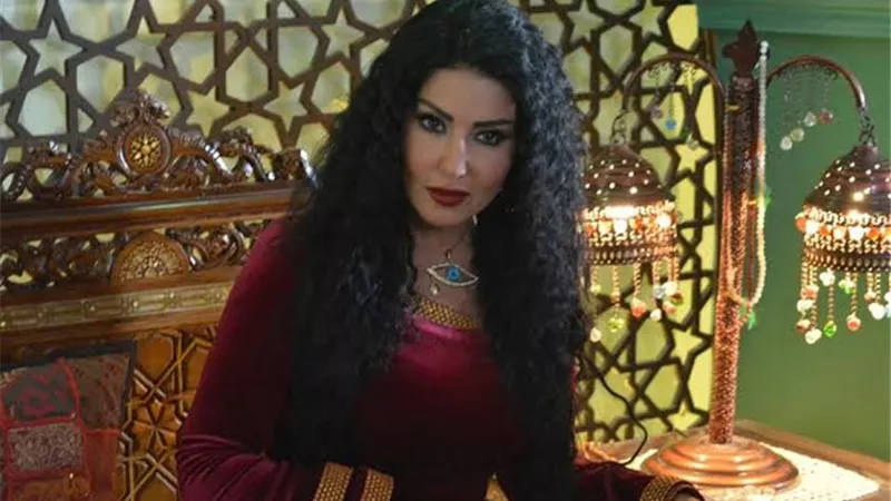 غادة عبد الرازق ترفض العمل مع نجم شهير وسمية الخشاب بديلها