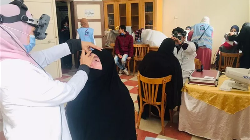 قوافل نور حياة تواصل الكشف الطبي على عيون المصريين في السويس والمنيا والمنوفية ودمياط وسوهاج