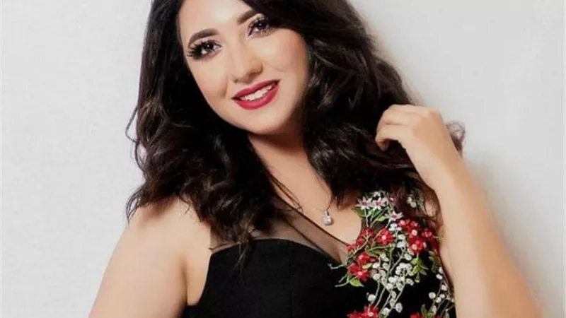 شاهد ..آية عبدالله تخطف الأنظار بإطلالة مبهجة فى عيد ميلادها