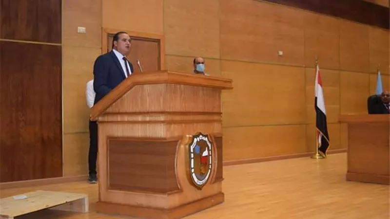 آداب سوهاج تحتفل باستقبال ١١٠٠ طالب بالبرامج الجديدة وتكرم الأوائل