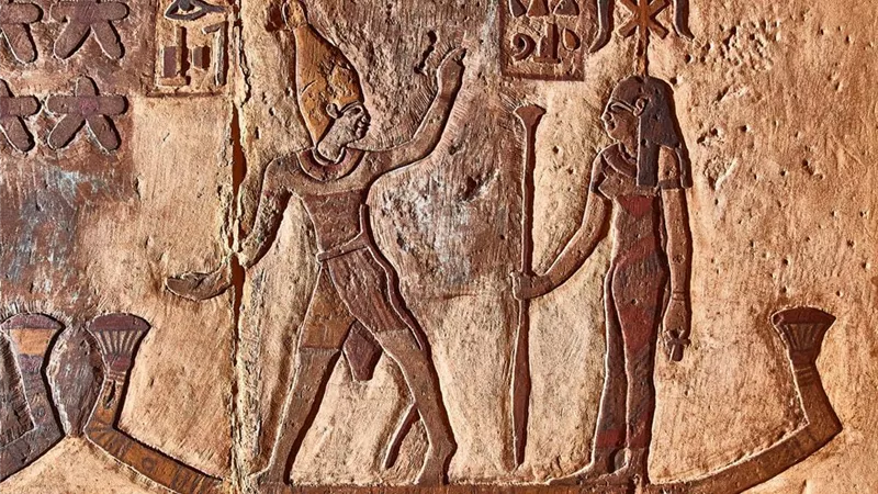 وزارة السياحة والآثار وقسم المصريات بجامعة توبنجن الألمانية يبدآن ترميم معبد إسنا بمحافظة الأقصر
