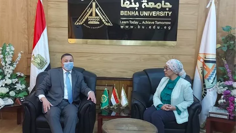 رئيس جامعة بنها يستقبل مستشار وزير الاتصالات