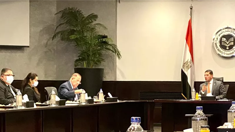 بحضور هلال وياسمين خميس : رئيس هيئه الاستثمار يلتقى باتحاد جمعيات المستثمرين