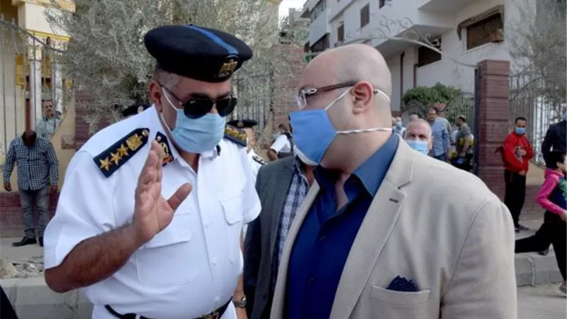 محافظ بنى سويف يتابع الحركة المرورية فى ميدان المديرية.. بالصور