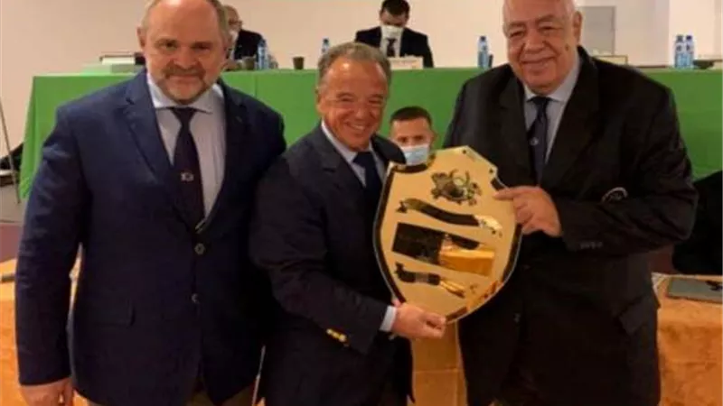 الاتحاد الدولى يكرم عادل فهيم كأفضل إداري في العالم