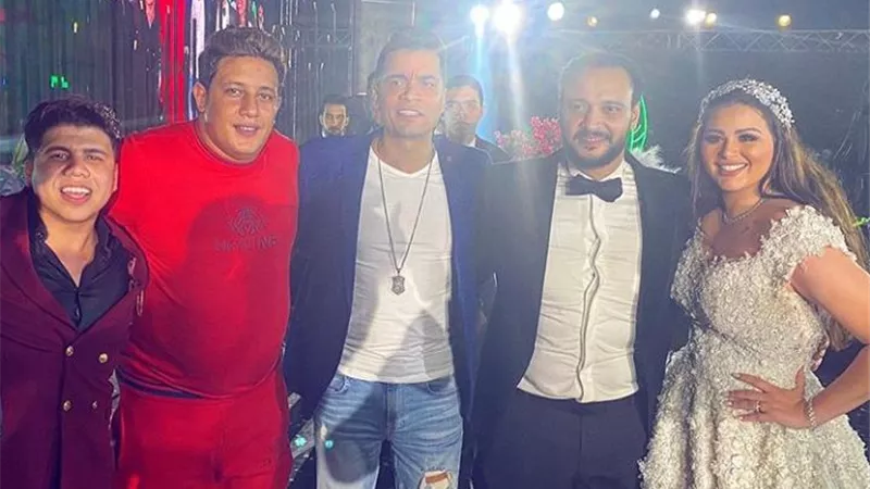 عمر كمال وحسن شاكوش يشعلان حفل زفاف هنادى مهنى وأحمد خالد صالح.. فيديـــو