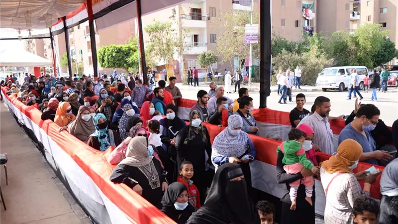 الشباب يزينون المشهد الانتخابي بلجان مدينة بدر والسلام ويرددون الاغاني الوطنية .. صور وفيديو