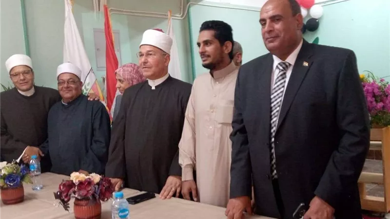 جنوب سيناء الازهرية كرمت رىيس الادارة المركزية ومدير التعليم الاعدادي