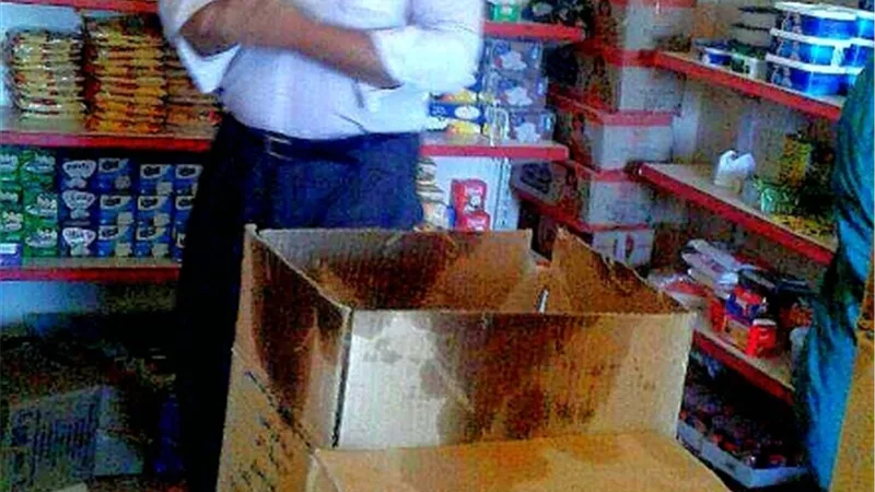 ضبط لحوم ومنظفات فاسدة فى حملة تموينية مكبرة بالوادى الجديد.صور
