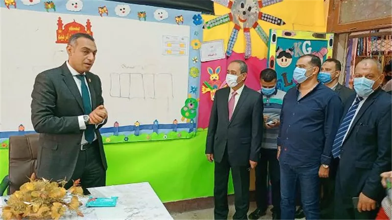 محافظ الاسماعيلية يطمئن علي اللجان الانتخابية