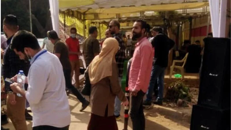 كبار السن يقبلون على التصويت بـ«بالمقطم » مع فتح اللجان الانتخابية ... صور وفيديو