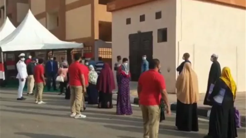 ناخبات بالاسمرات من أمام اللجان : نزلنا لرد الجميل لمصر ورئيسنا السيسي .. فيديو وصور