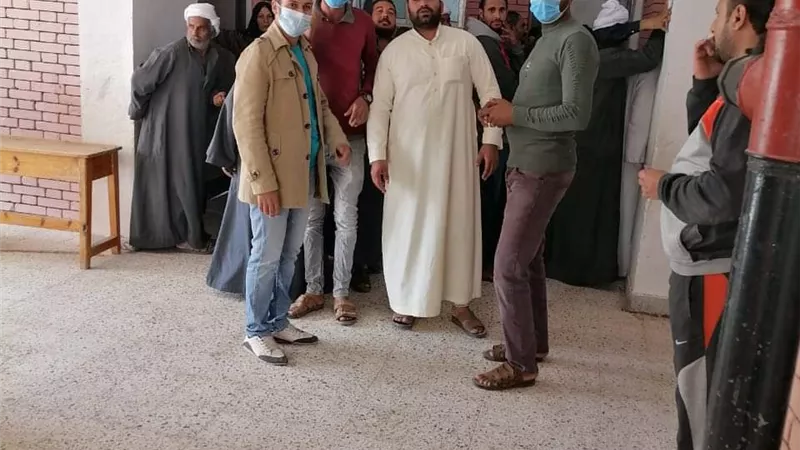 اللجان الإنتخابية تشهد إقبالاً كبيراً من المواطنين للإدلاء بأصواتهم الإنتخابية بمراكز ومدن الشرقية