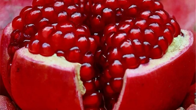الرمان يعزز مناعتك ويحميك من نزلات البرد